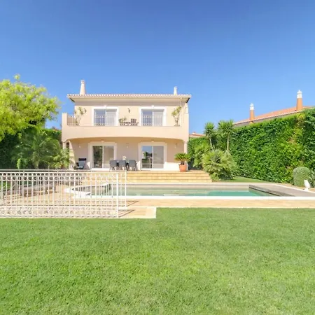 Vakantiehuis Beautifull Swimming Pool *